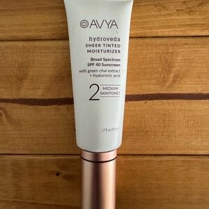AVYA SPF 40 Sheer Tinted Moisturizer